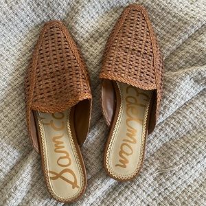 WOVEN POINT TOE SLIDES